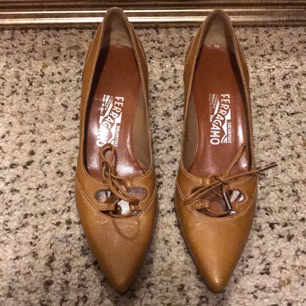 Salvatore Ferragamo tan pumps